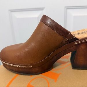 Korkease size 8 Women's Brown Leather Clog Mule - Classic Block Heel slip-on